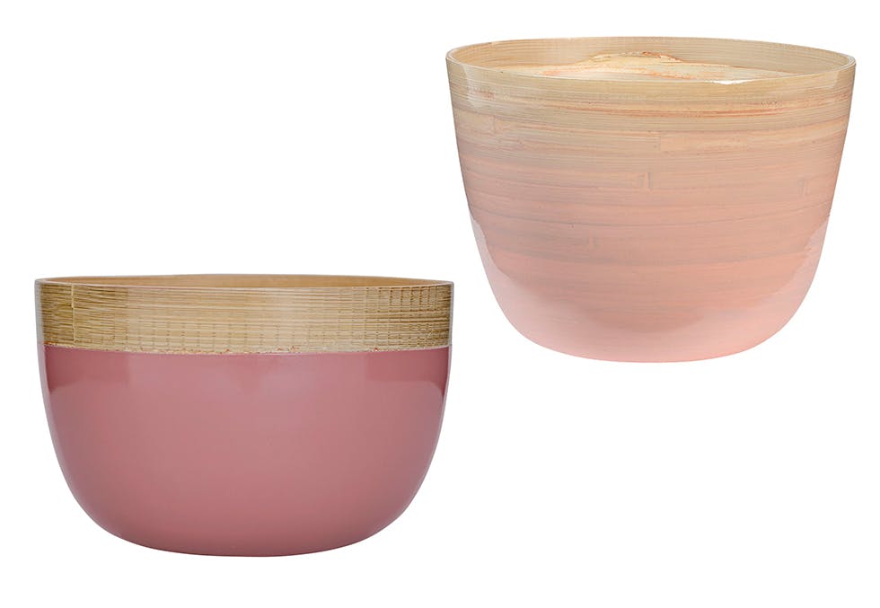 Fargerike boller Fargerike boller gir et friskt pust til en ellers lys og klassisk bolig.
BILLIG: Bolle i tre, 14 x 9 cm, 139 kr, Bloomingville.
LITT DYRERE: Bolle i tre, 24 x 18 cm, 350 kr, OiSoiOi.